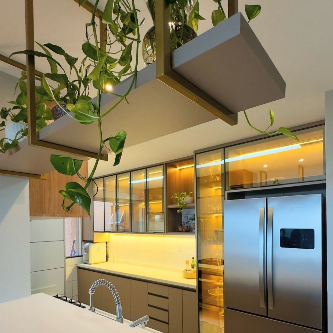 Glass-fronted uppers with hanging planters